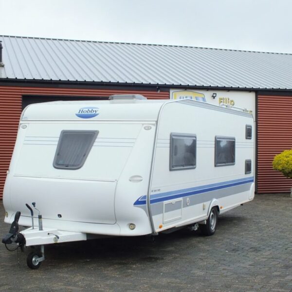 HOBBY De luxe Easy 560 KMFE bj.2004, met MOVER en VOORTENT