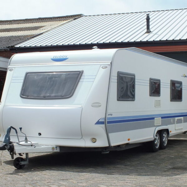 HOBBY Prestige 650 KFU bj.2003, 7 slaapplaatsen, VOORTENT