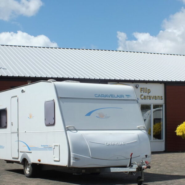 CARAVELAIR Antares 470 bj.2005, met VOORTENT en LUIFEL