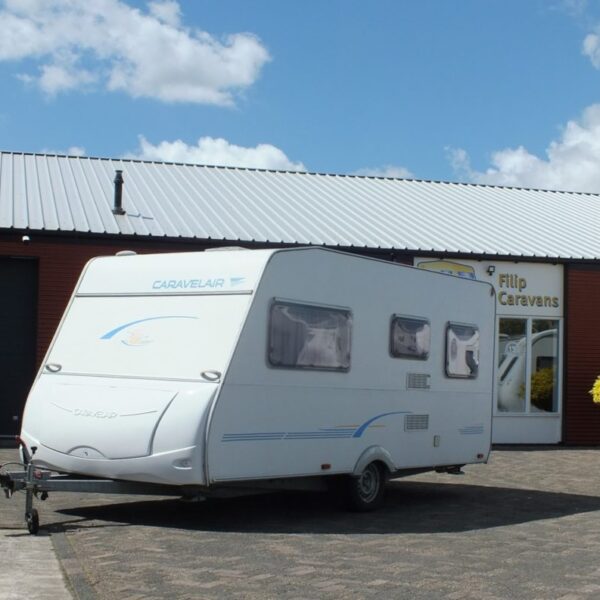 CARAVELAIR Antares 470 bj.2005, met VOORTENT en LUIFEL