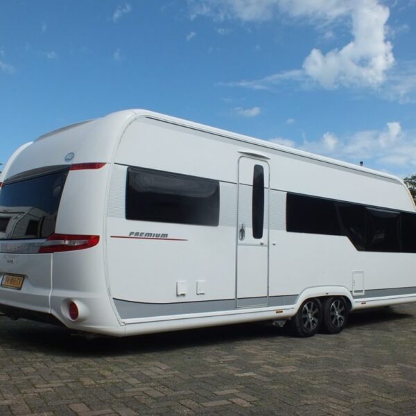 HOBBY Premium 650 UFF bj.2013, MOVER, VOORTENT, QUEENSBED