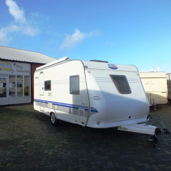 HOBBY DE LUXE EASY 500 KMFE, bj. 2004   5 SLAAPPLAATSEN  met DOUCHE en THULE OMNISTOR CASSETE LUIFEL!!!