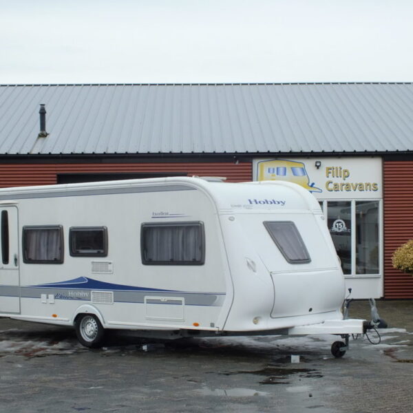 HOBBY Excellent 540 KMFE bj.2009, 6 SLAAPPLAATSEN, VOORTENT