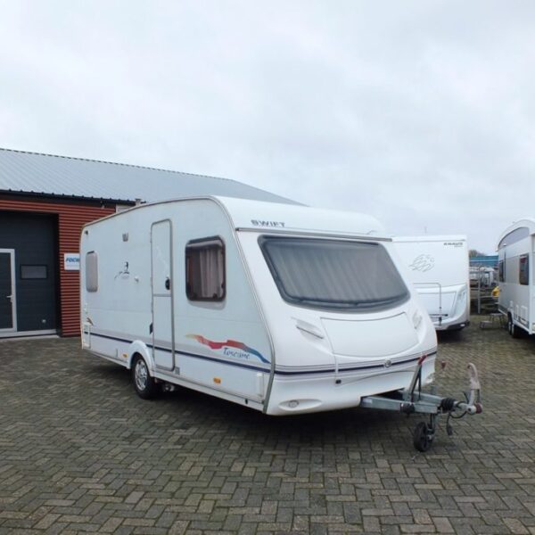 Swift Toscane 490 bj.2003, met mover, voortent en luifel