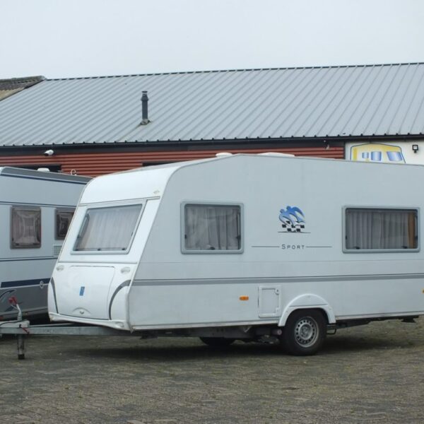 KNAUS Sport bj.2004, met MOVER en VOORTENT EXTRA DIEP