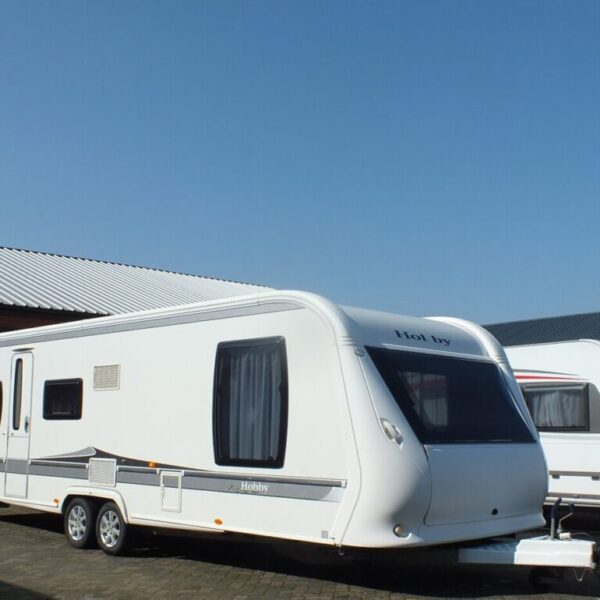 HOBBY Prestige 695 VIP bj.2012, met QUEENSBED, VOORTENT