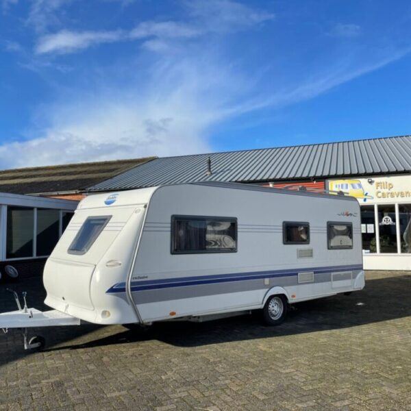 Hobby 560 UFF bj.2005 met QUEENSBED, MOVER en VOORTENT