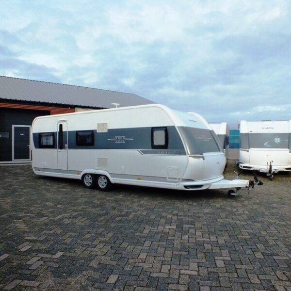 Hobby Vip 645 UMFE BJ. 2015 MIDDENZIT, VOORTENT en MOVER