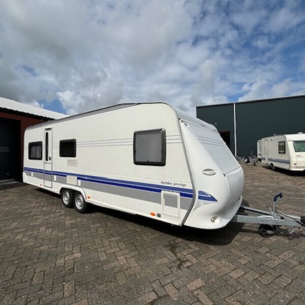 Hobby Prestige 650 UMFE bj.2008 met VOORTENT