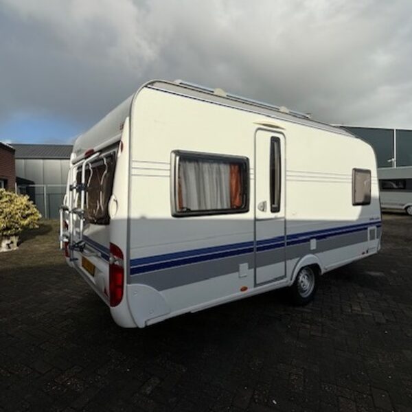 Hobby Excellent 460 UFE bj.2006, VOORTENT en DOUCHE